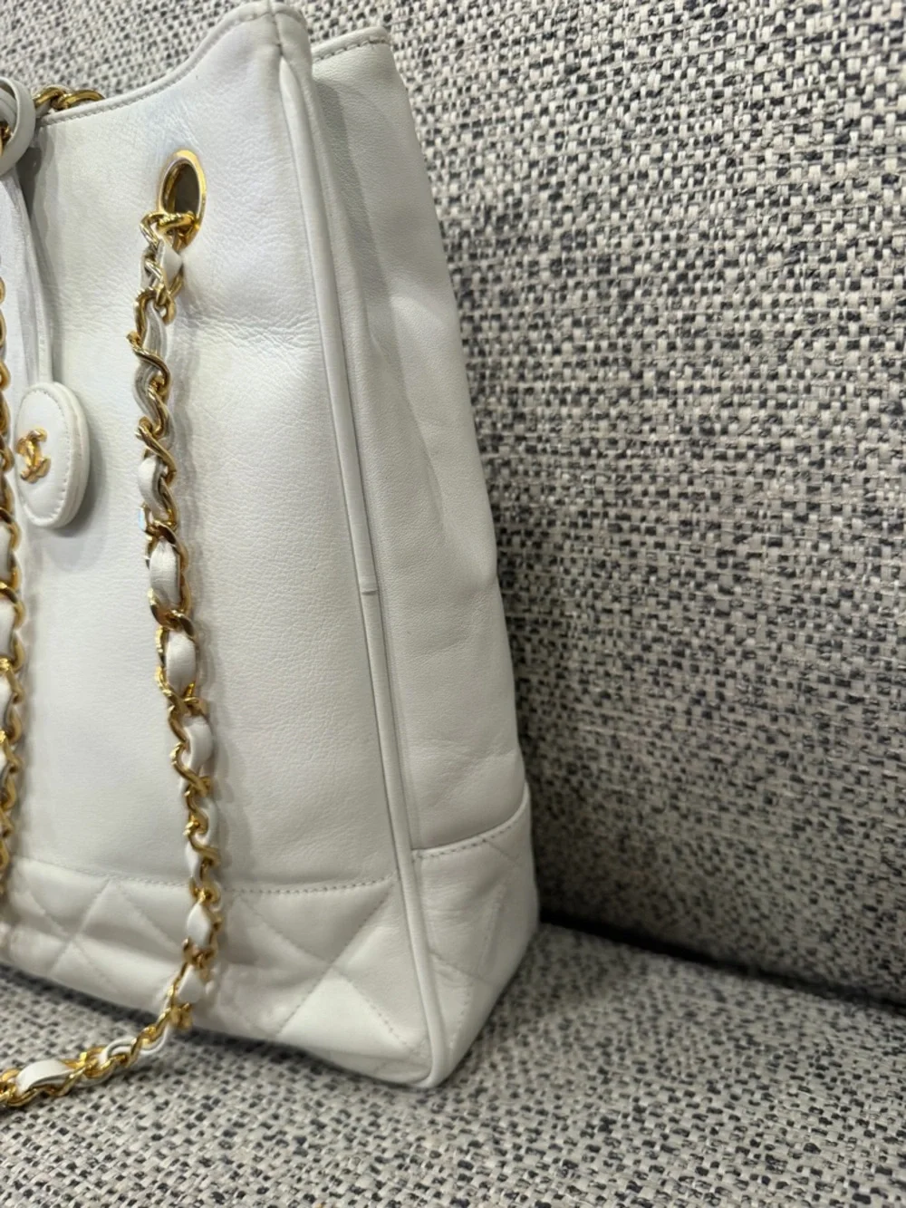 Chanel Vintage Lambskin Quilted Shoulder Bag white-